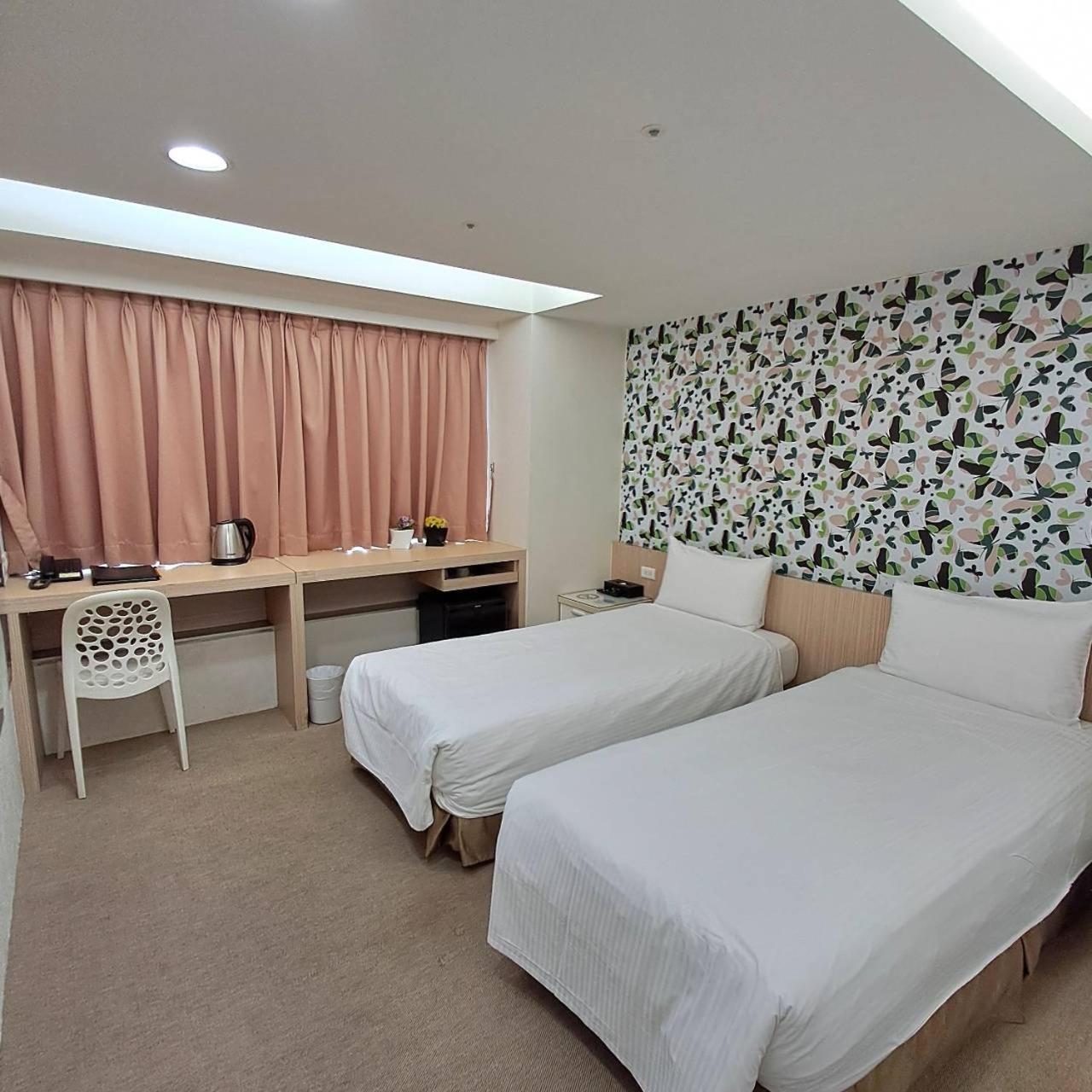 Morwing Hotel Fuzhong Taipei Eksteriør billede