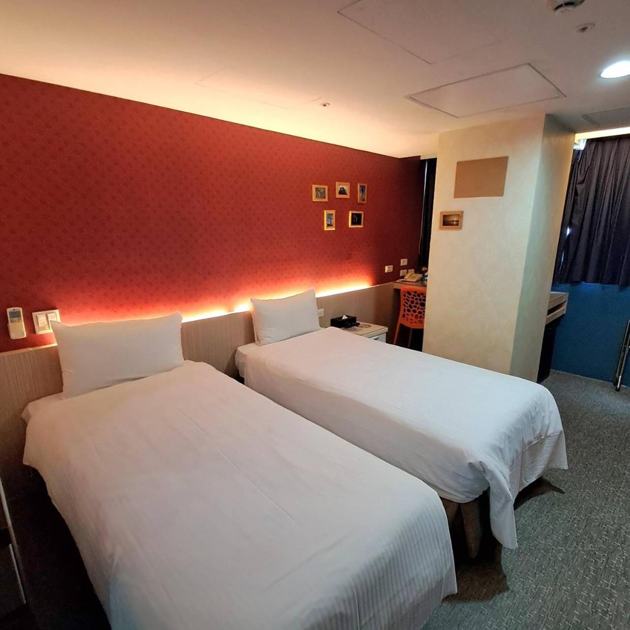 Morwing Hotel Fuzhong Taipei Eksteriør billede